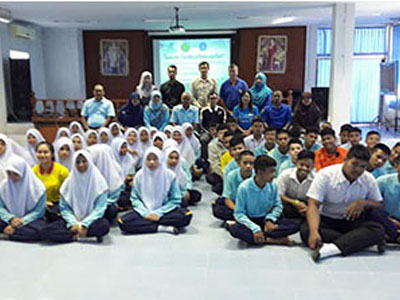 วันนี้ทางโรงเรียนได้ทำกิจกรรมอบรมเชิงปฏิบัติตามโครงการ"โรงเรียนยุติธรรมอุปถัมภ์" ได้รับการสนับสนุนจากสถานพินิจและคุ้มครองเด็กและเยวชนจังหวัดนราธิวาส ต้องขอบคุณทุกฝ่ายเป็นอย่างยิ่งที่มีส่วนร่วม ทำให้งานดำเนินไปด้วยความเรียบร้อย @โรงเรียนราชประชานุเคราะห์ ๓๙ จังหวัดนราธิวาส