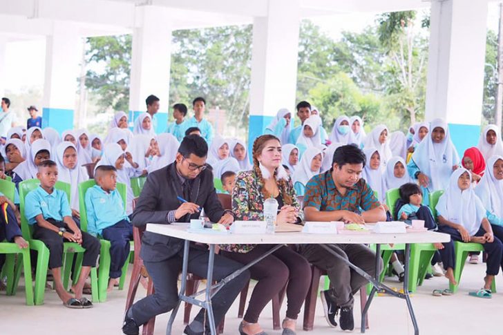 วันนี้ในช่วงบ่าย(14.00-16.00 น.)ทางโรงเรียนได้จัดกิจกรรมประกวดขับร้องประสานเสียงเพลงของพ่อ(เพลงพระราชนิพนธ์ ในหลวงรัชกาลที่ ๙ เพลงใกล้รุ่ง)ต้องขอบคุณทีมงานดนตรีและนาฏศิลป์ คุณครูประจำชั้น และนักเรียนทุกคน ที่ให้ความร่วมมือร่วมใจ ทำให้งานสำเร็จลุล่วงไปด้วยดีครับ @ โรงเรียนราชประชานุเคราะห์ ๓๙ จังหวัดนราธิวาส (01/03/62)