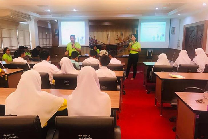 วันนี้ทางโรงเรียนราชประชานุเคราะห์ ๓๙ จังหวัดนราธิวาสร่วมกับเทศบาลตำบลตันหยงมัส จัดอบรม สภานักเรียน ตัวแทนนักเรียนหอพัก ครูหอพัก ครูโภชนาการ เพื่อเดินหน้าโครงการการแยกขยะตามหลัก 3 RS เพื่อสู่การเป็นโรงเรียนปลอดขยะ สนองนโยบาย จังหวัดนราธิวาส ตามวาระ" นรา...สะอาด และหน่วยงานต้นสังกัดต่อไป ต้องขอบคุณทางเทศบาลตำบลตันหยงมัสเป็นอย่างยิ่งและผู้เกี่ยวข้องทุกฝ่ายมา ณโอกาสนี้ด้วยครับผม@ โรงเรียนราชประชานุเคราะห์ ๓๙ จังหวัดนราธิวาส(12/02/62)