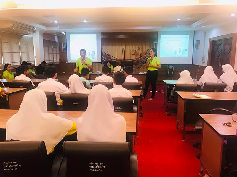 วันนี้ทางโรงเรียนราชประชานุเคราะห์ ๓๙ จังหวัดนราธิวาสร่วมกับเทศบาลตำบลตันหยงมัส จัดอบรม สภานักเรียน ตัวแทนนักเรียนหอพัก ครูหอพัก ครูโภชนาการ เพื่อเดินหน้าโครงการการแยกขยะตามหลัก 3 RS เพื่อสู่การเป็นโรงเรียนปลอดขยะ สนองนโยบาย จังหวัดนราธิวาส ตามวาระ" นรา...สะอาด และหน่วยงานต้นสังกัดต่อไป ต้องขอบคุณทางเทศบาลตำบลตันหยงมัสเป็นอย่างยิ่งและผู้เกี่ยวข้องทุกฝ่ายมา ณโอกาสนี้ด้วยครับผม@ โรงเรียนราชประชานุเคราะห์ ๓๙ จังหวัดนราธิวาส(12/02/62)